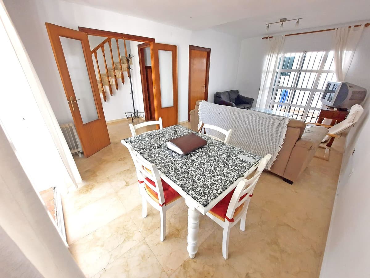 Townhouse in Las Lagunas — photo 6 of 10