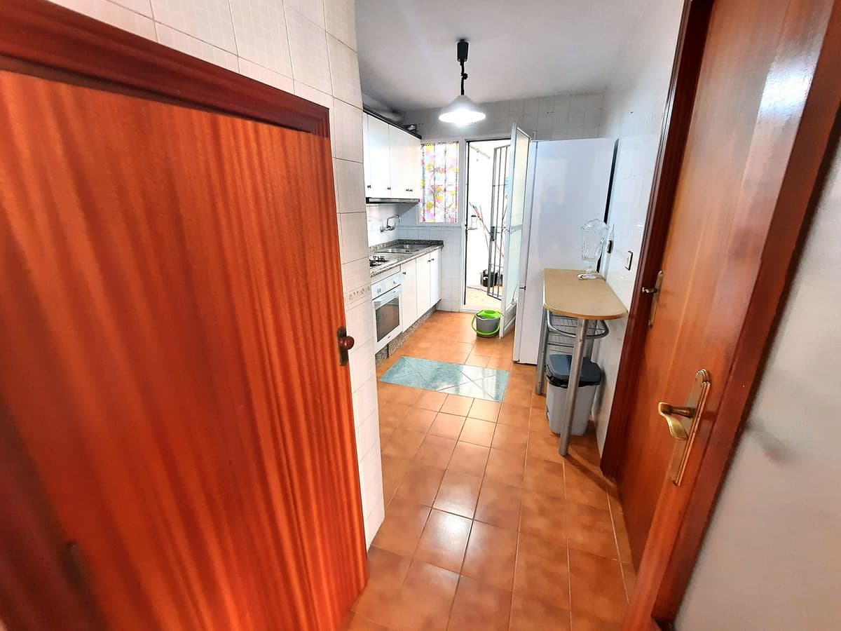 Townhouse in Las Lagunas — photo 10 of 10