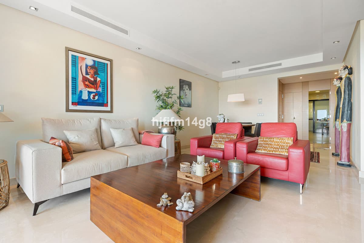 Ground Floor Apartment in Benahavís — photo 7 of 10
