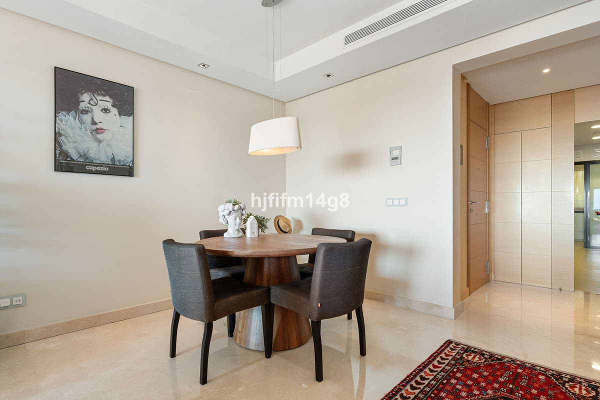 Ground Floor Apartment in Benahavís — photo 8 of 10
