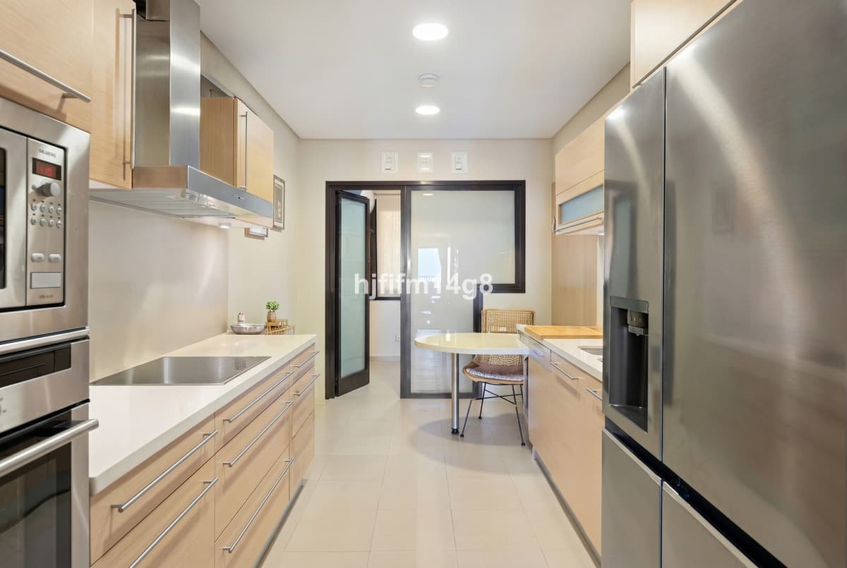 Ground Floor Apartment in Benahavís — photo 9 of 10
