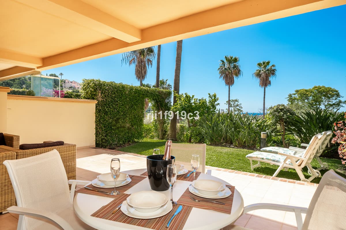 Ground Floor Apartment in Elviria — photo 1 of 10