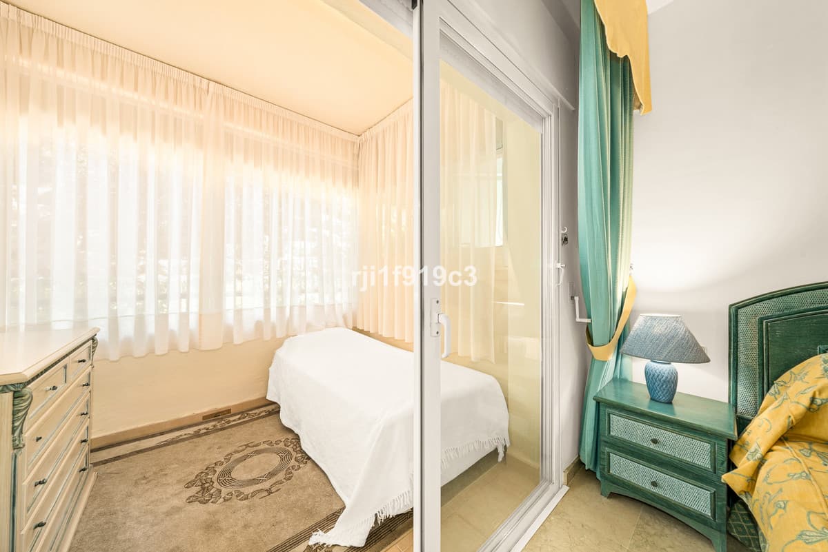 Ground Floor Apartment in Elviria — photo 7 of 10