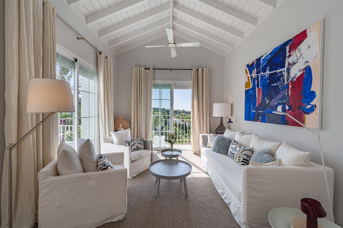 Townhouse in The Golden Mile — photo 1 of 10