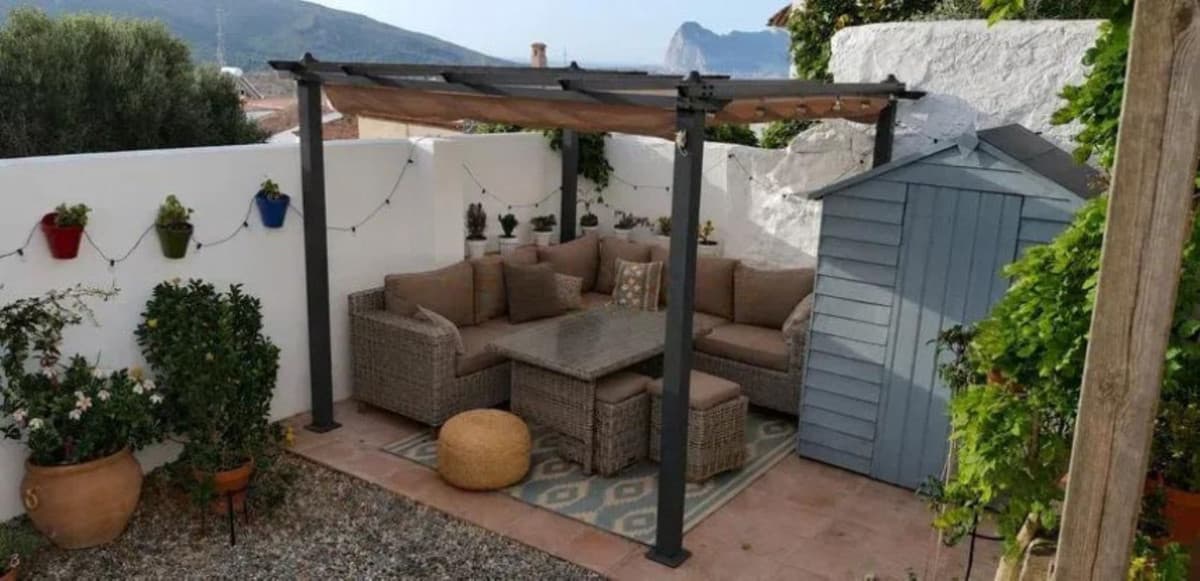 Semi-Detached House in San Roque — photo 1 of 10