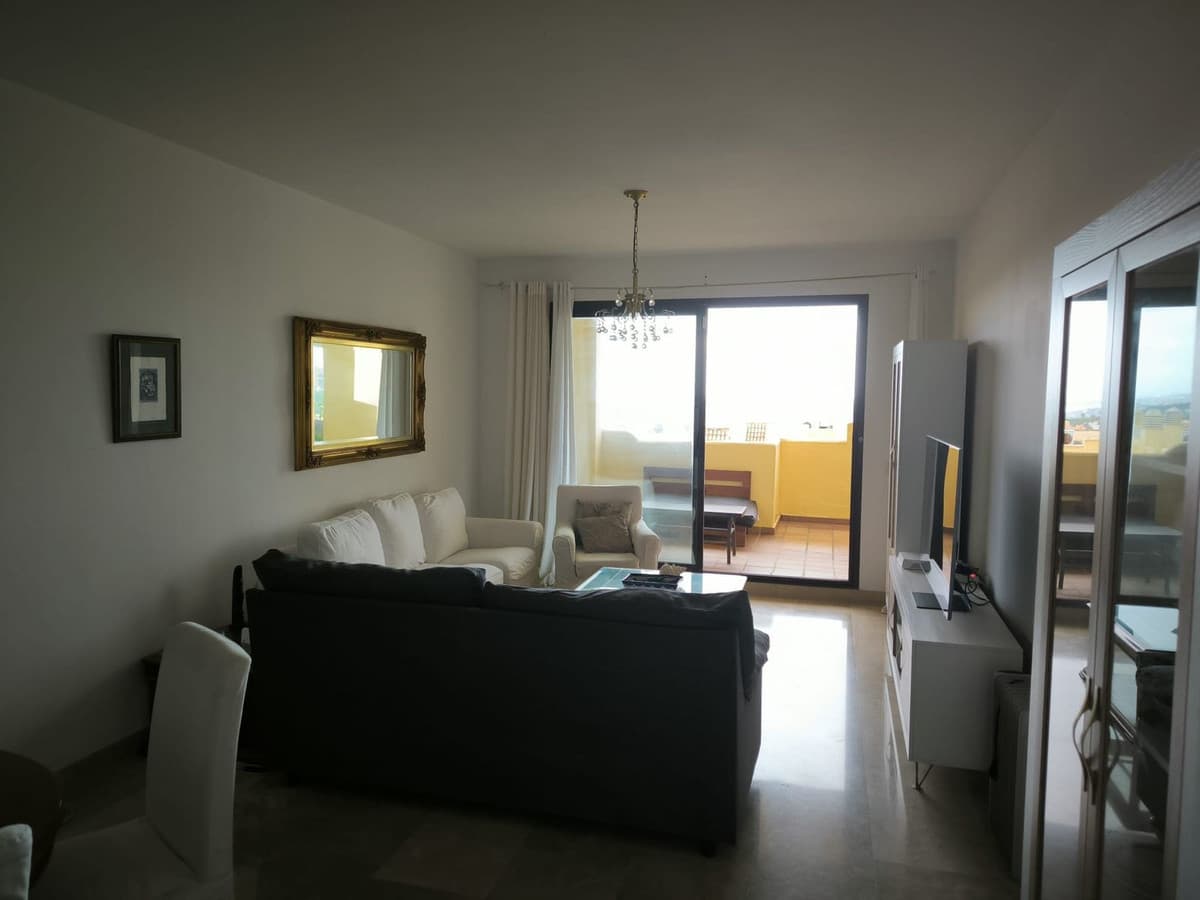 Middle Floor Apartment in La Duquesa — photo 3 of 10