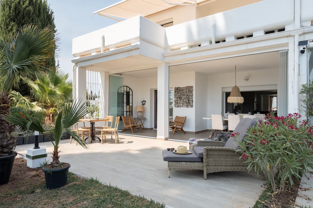 Ground Floor Apartment in Nueva Andalucía — photo 1 of 10