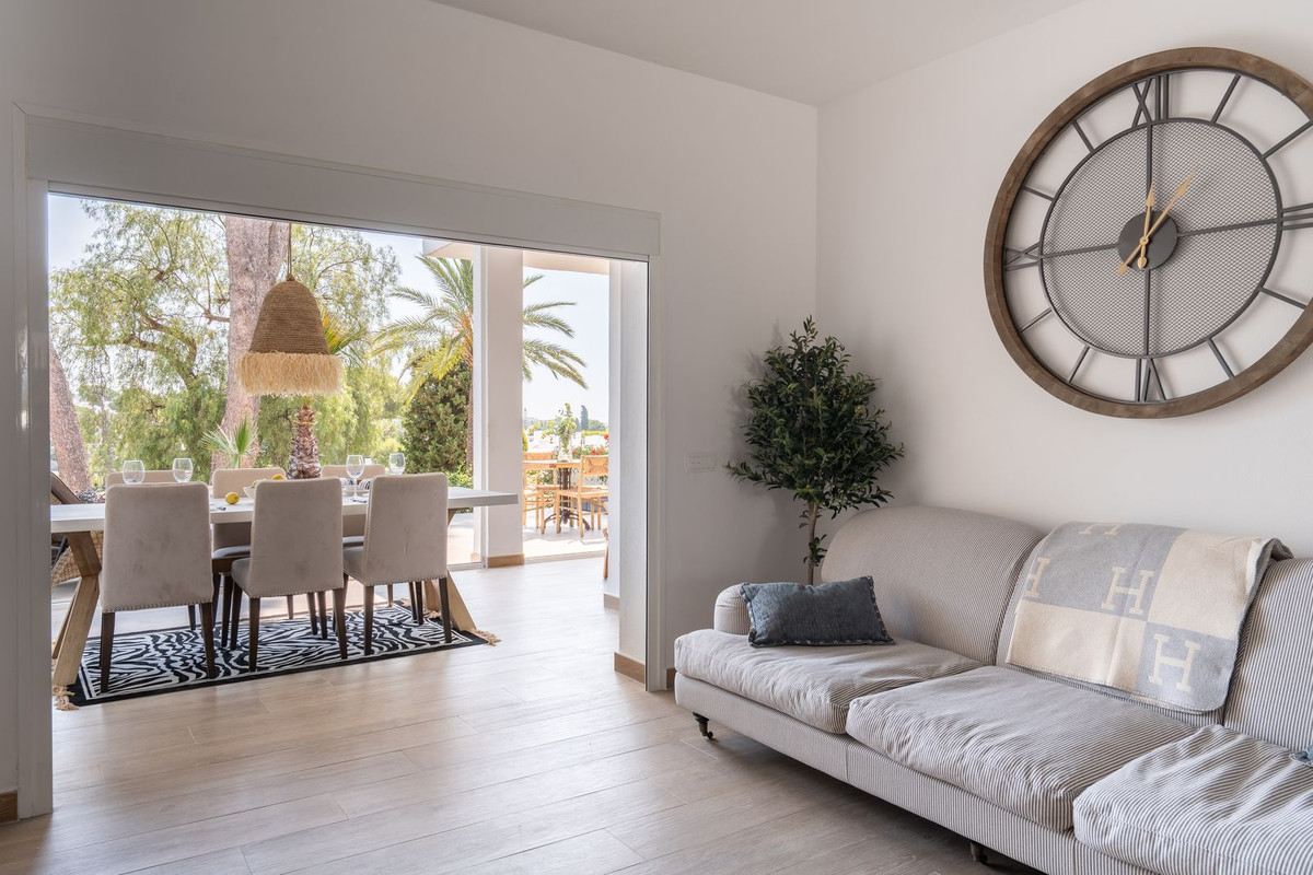Ground Floor Apartment in Nueva Andalucía — photo 10 of 10