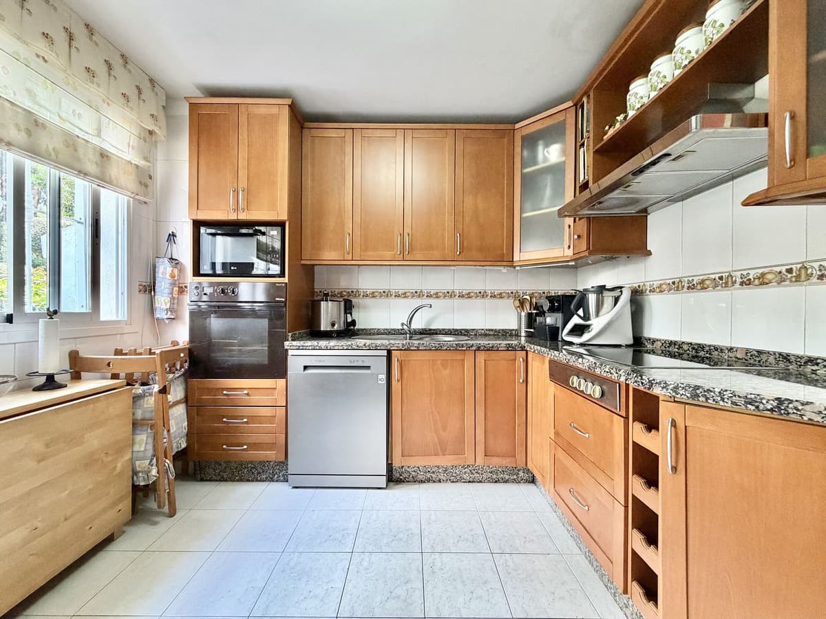 Ground Floor Apartment in The Golden Mile — photo 4 of 10