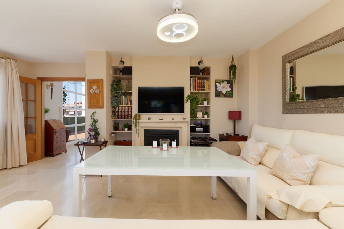 Penthouse in Estepona — photo 4 of 10