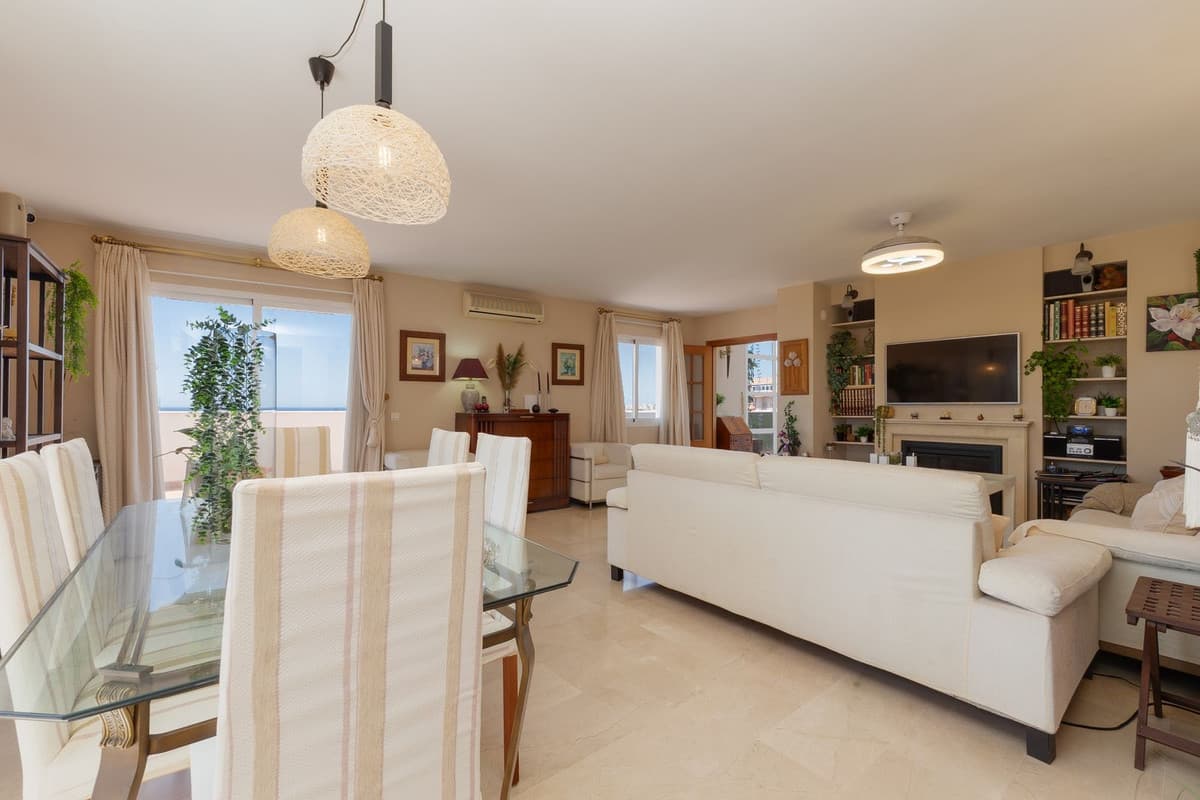 Penthouse in Estepona — photo 5 of 10