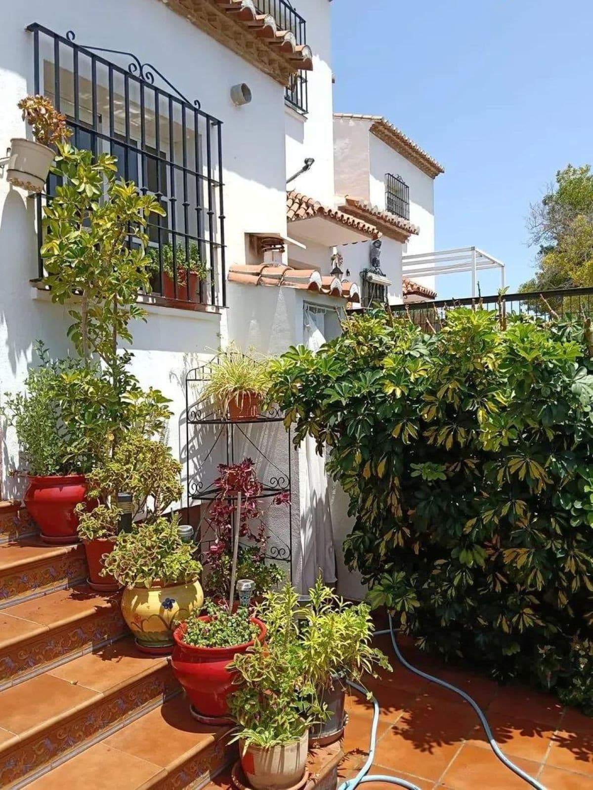 Townhouse in El Pinillo — photo 3 of 10