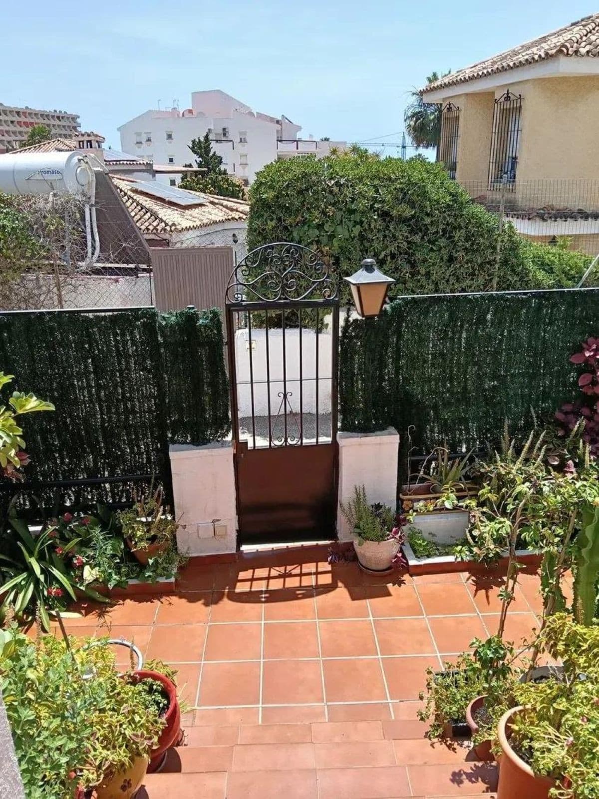 Townhouse in El Pinillo — photo 6 of 10