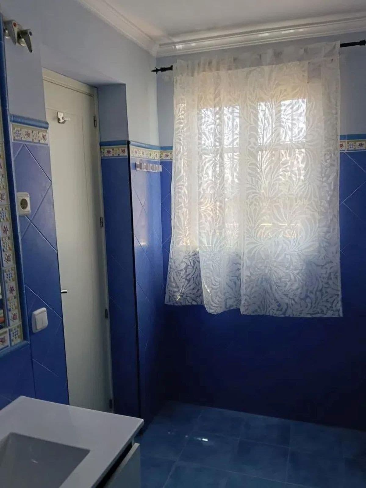 Townhouse in El Pinillo — photo 10 of 10