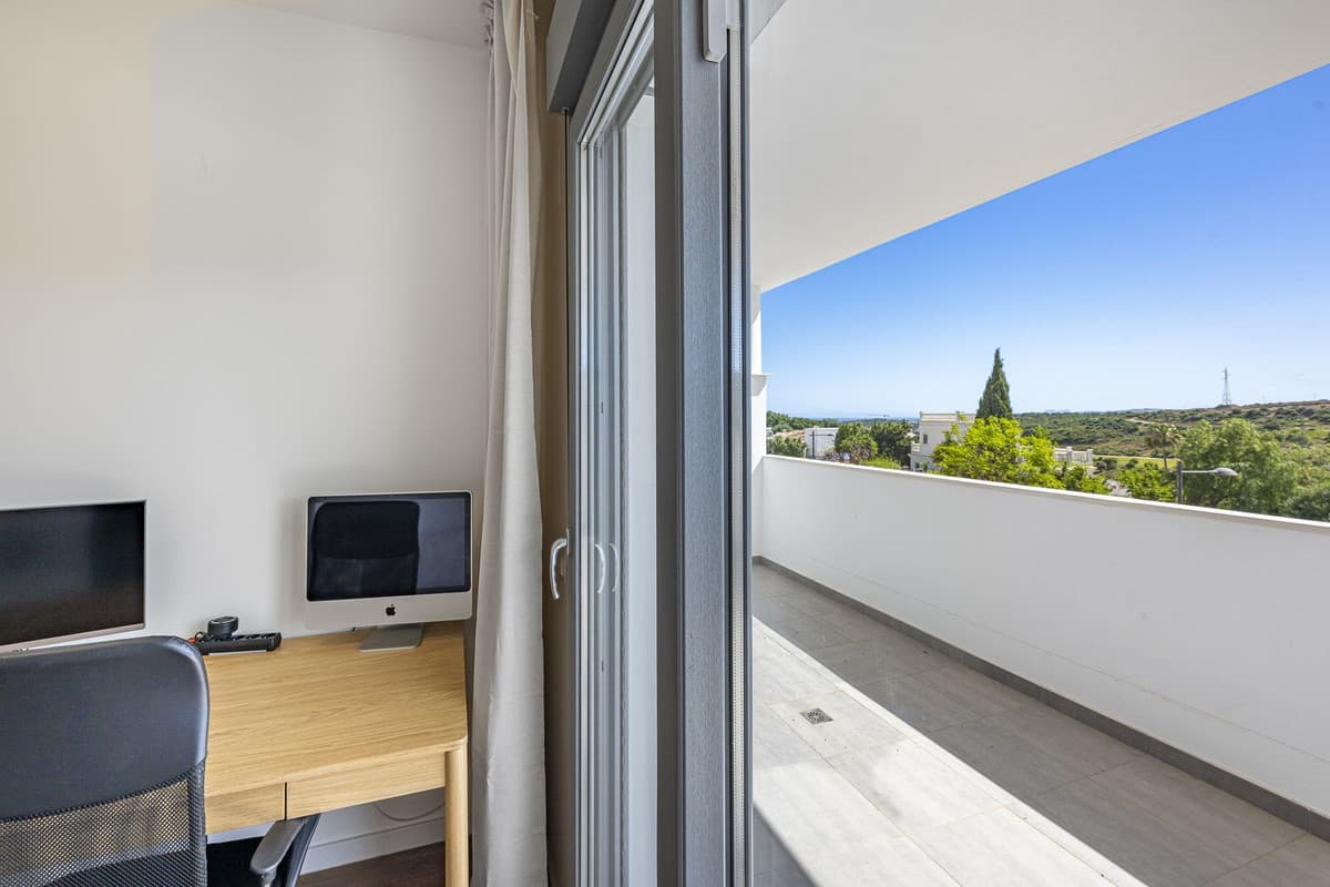Ground Floor Apartment in Estepona — photo 4 of 10