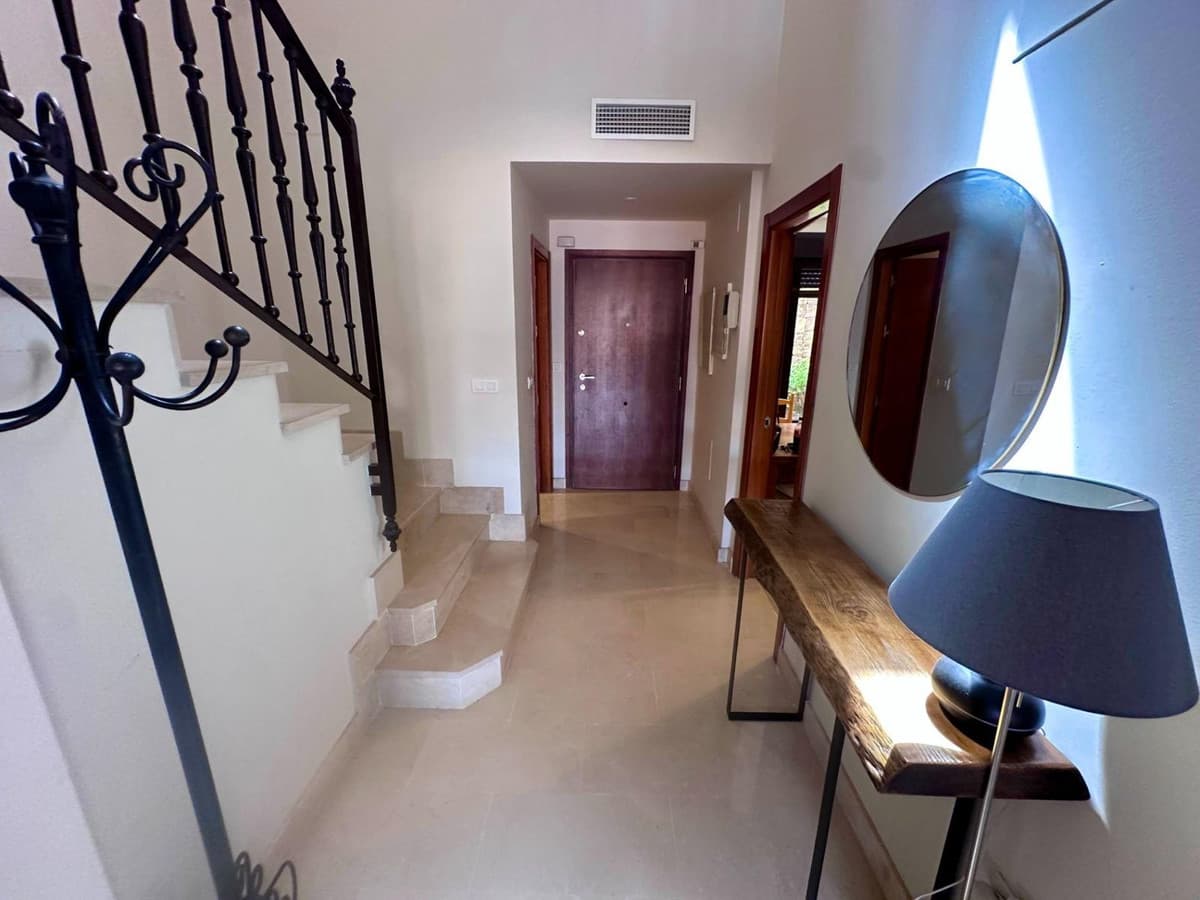 Townhouse in Estepona — photo 3 of 10
