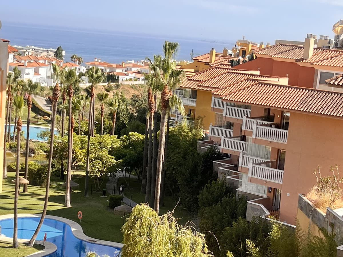 Middle Floor Apartment in Fuengirola — photo 1 of 10
