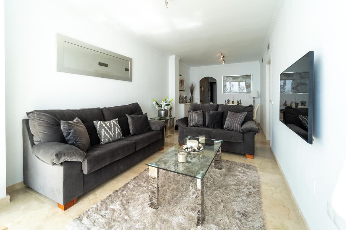 Middle Floor Apartment in Torreblanca — photo 8 of 10