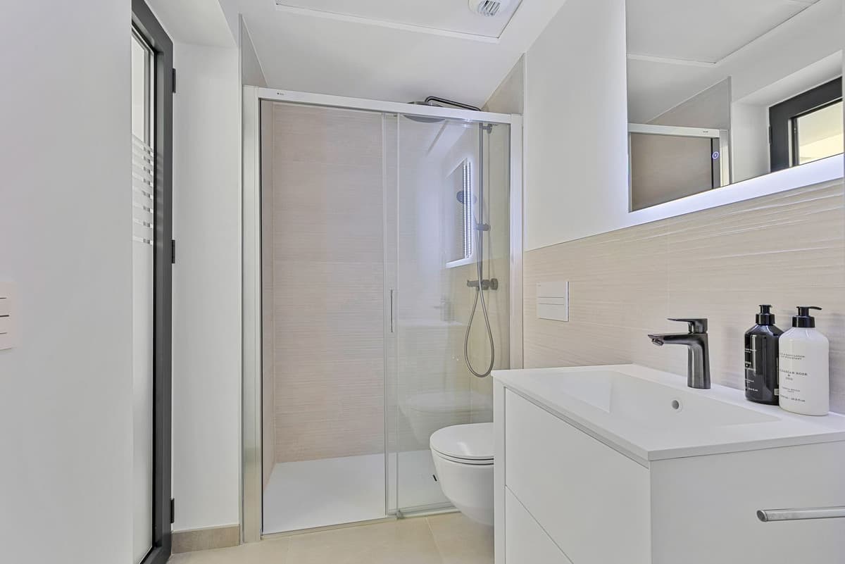 Middle Floor Apartment in Fuengirola — photo 5 of 10