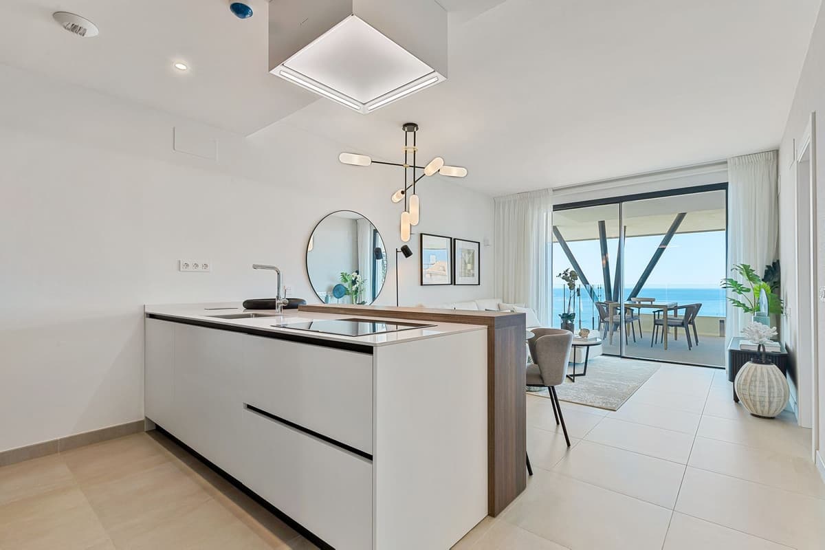Middle Floor Apartment in Fuengirola — photo 6 of 10