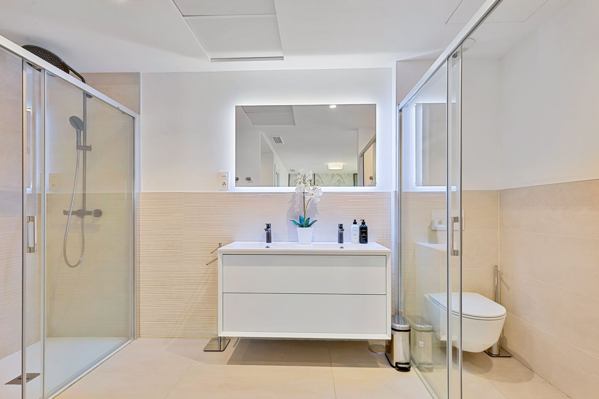 Middle Floor Apartment in Fuengirola — photo 6 of 10