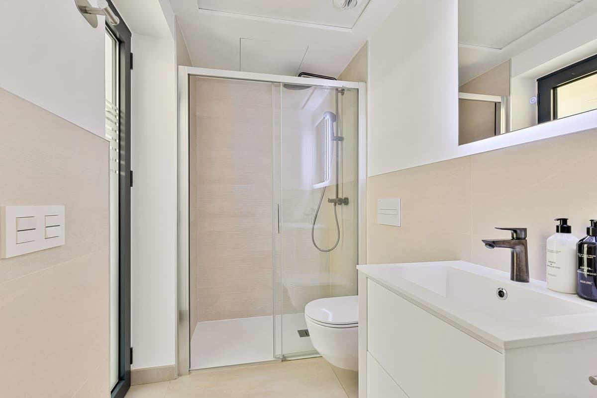 Middle Floor Apartment in Fuengirola — photo 8 of 10