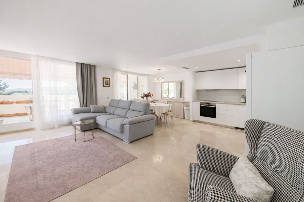 Ground Floor Apartment in Benahavís — photo 6 of 10
