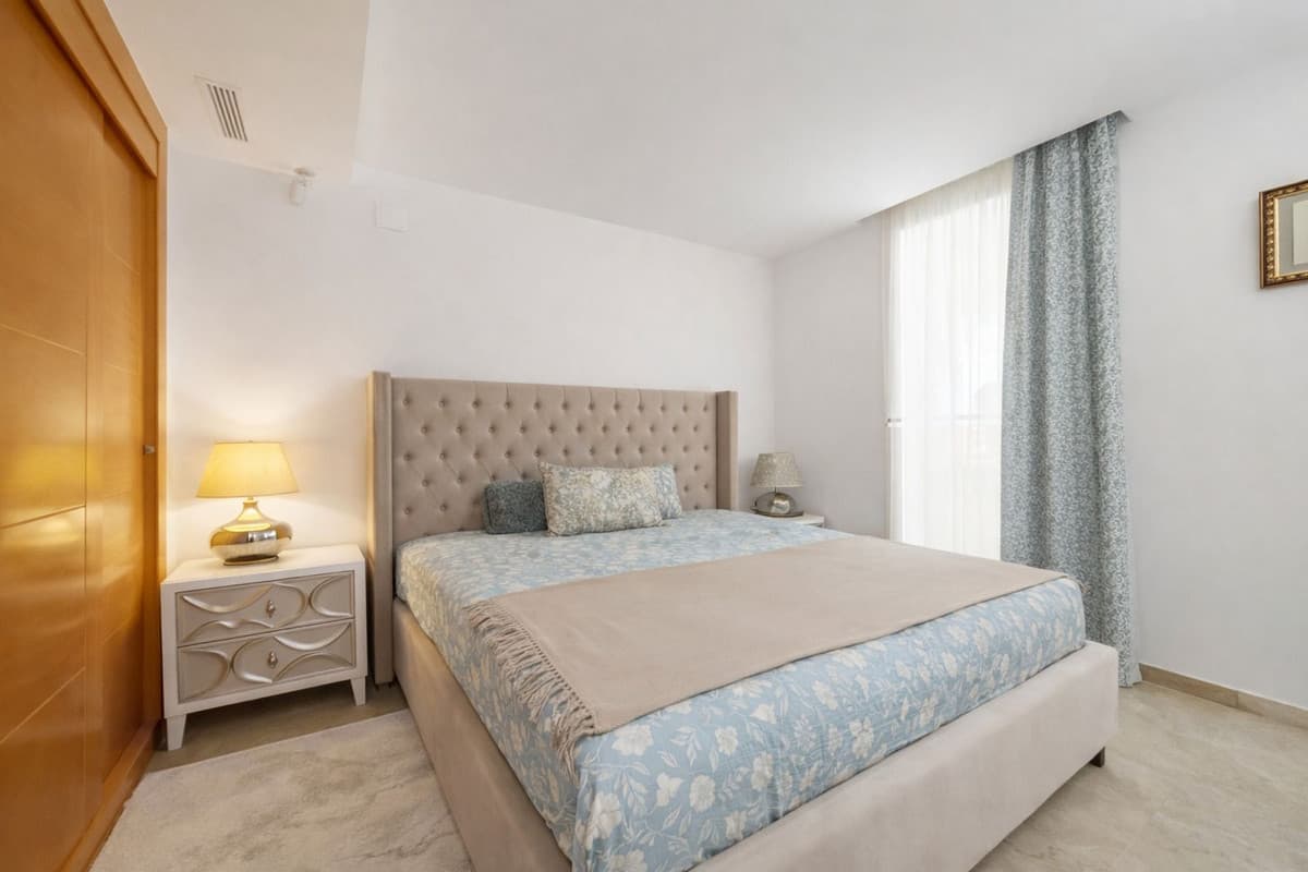 Ground Floor Apartment in Benahavís — photo 8 of 10