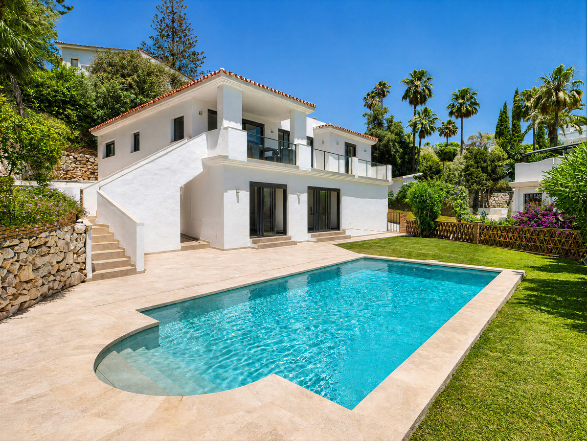 Detached Villa in El Rosario — photo 1 of 10