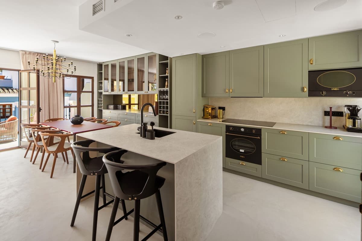 Townhouse in The Golden Mile — photo 2 of 10