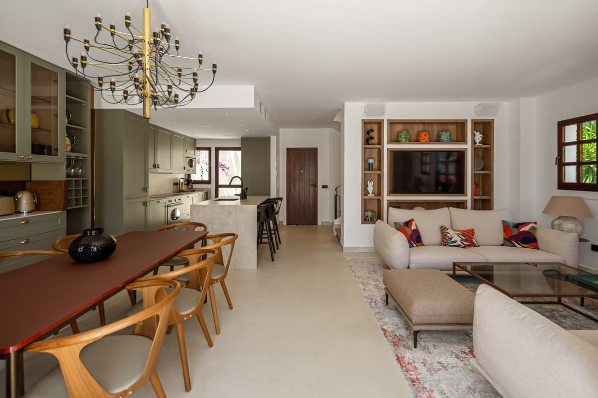 Townhouse in The Golden Mile — photo 3 of 10
