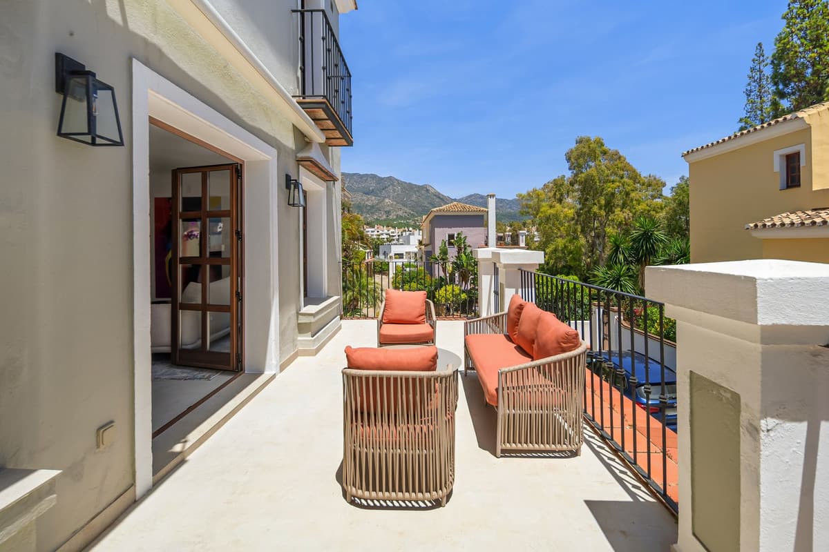 Townhouse in The Golden Mile — photo 7 of 10