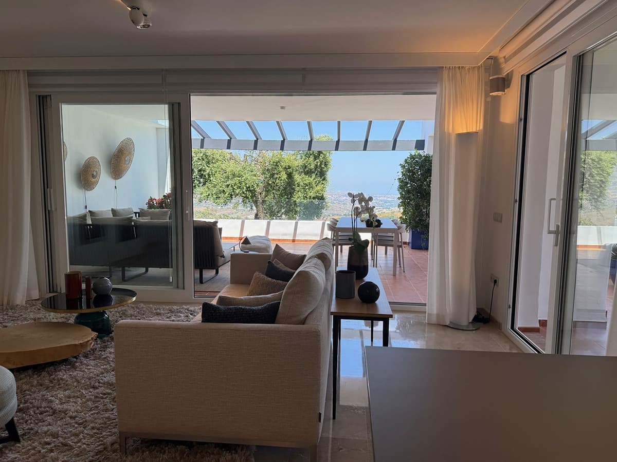 Middle Floor Apartment in La Mairena — photo 7 of 10