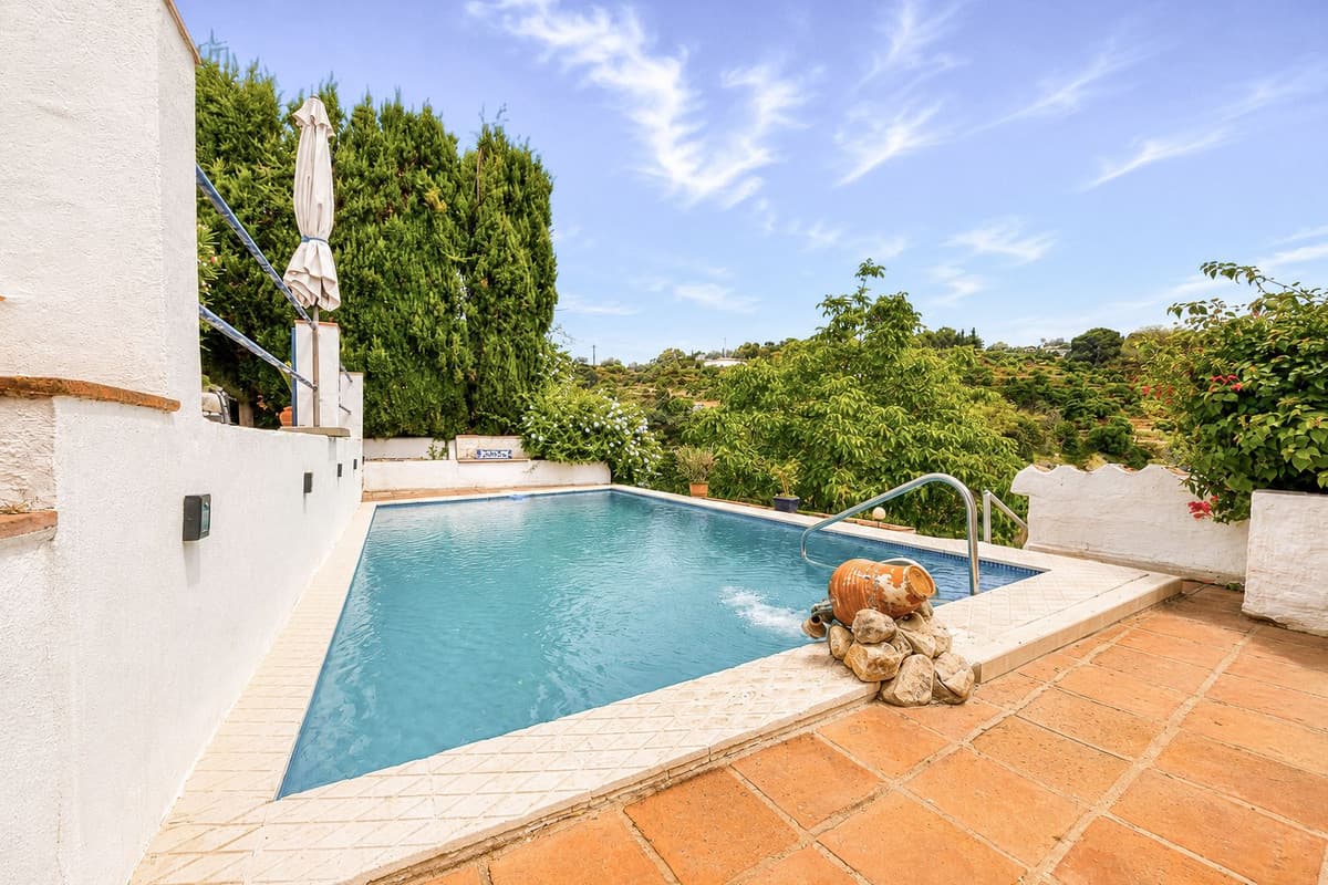 Detached Villa in Alhaurín el Grande — photo 3 of 10