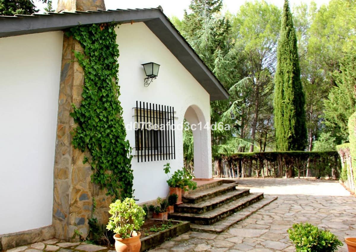 Detached Villa in Ronda — photo 2 of 10