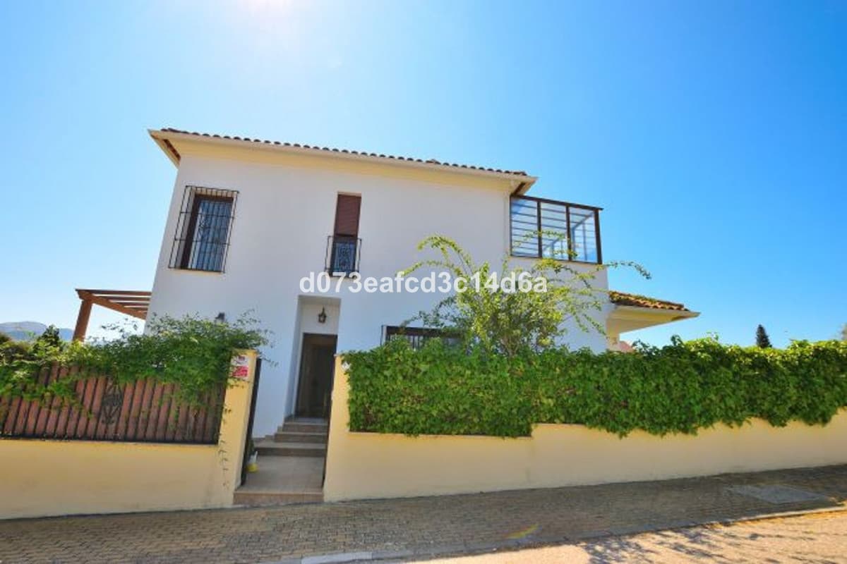 Detached Villa in Ronda — photo 2 of 10
