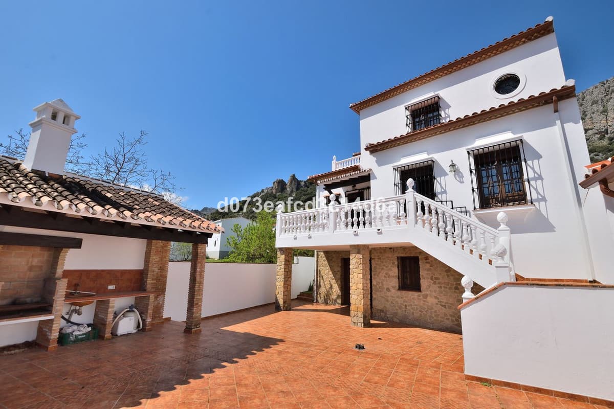 Detached Villa in Montejaque — photo 1 of 10