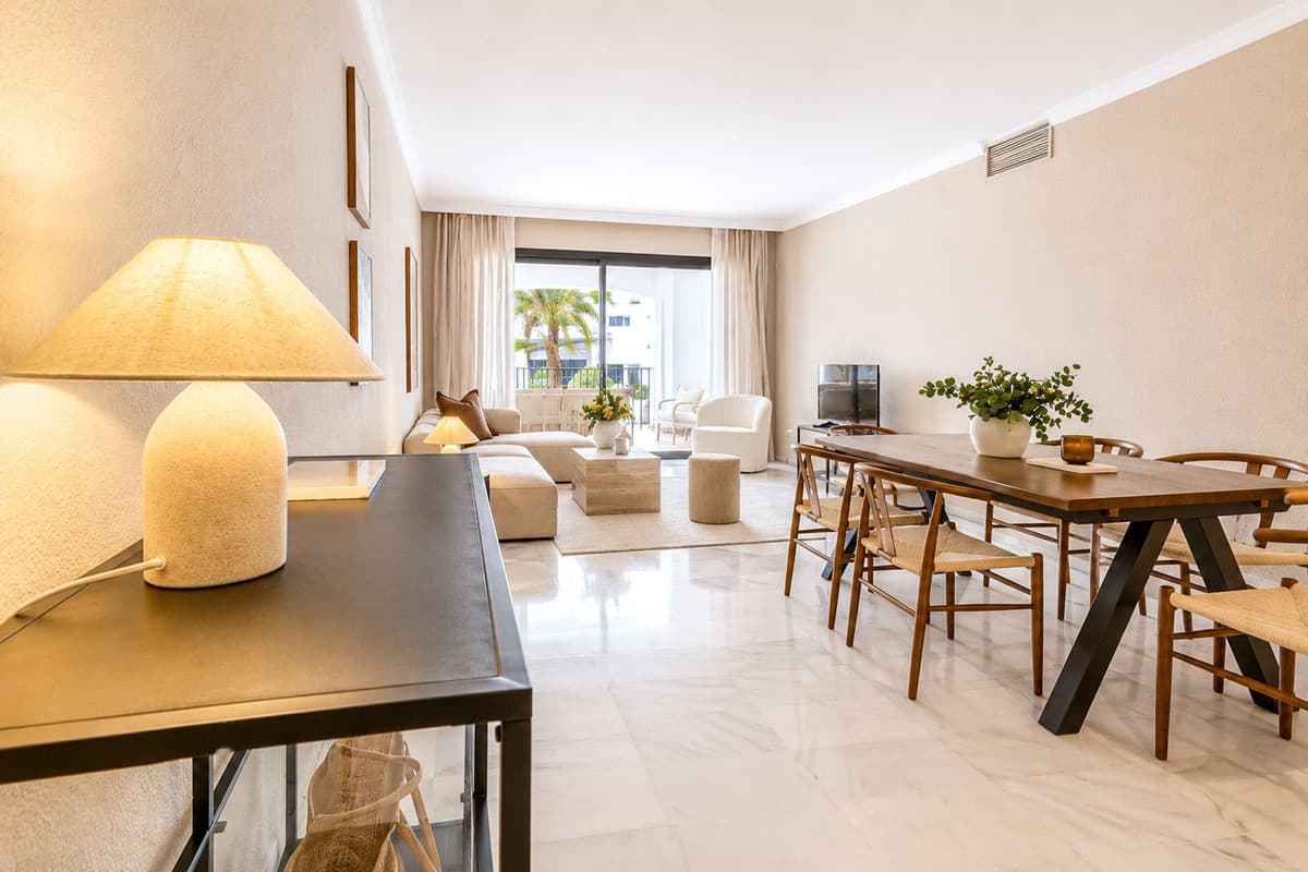Middle Floor Apartment in Puerto Banús — photo 2 of 10