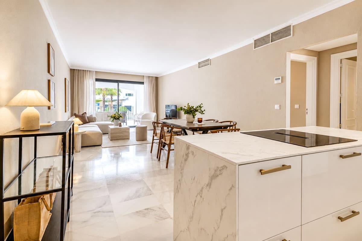 Middle Floor Apartment in Puerto Banús — photo 4 of 10