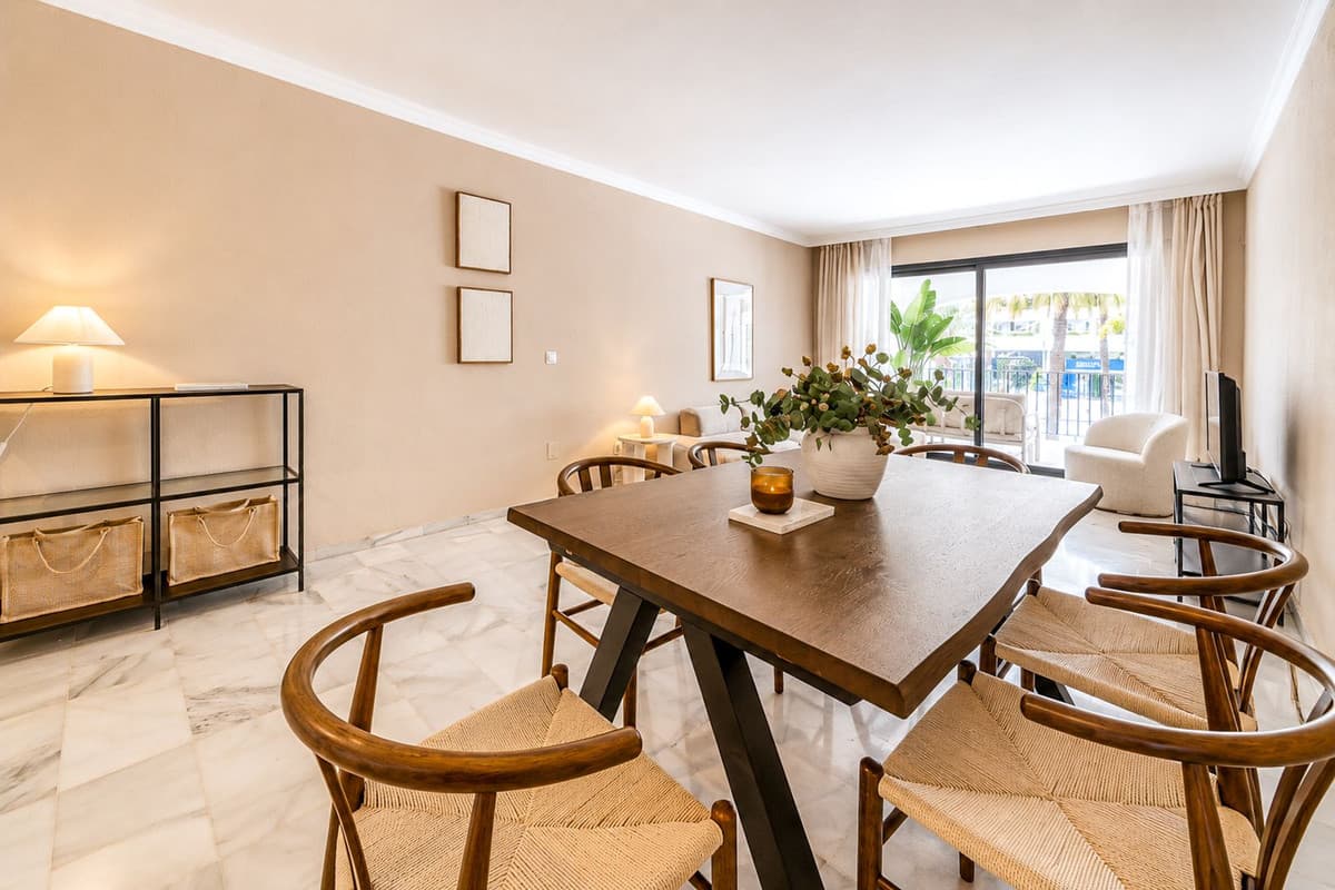 Middle Floor Apartment in Puerto Banús — photo 7 of 10