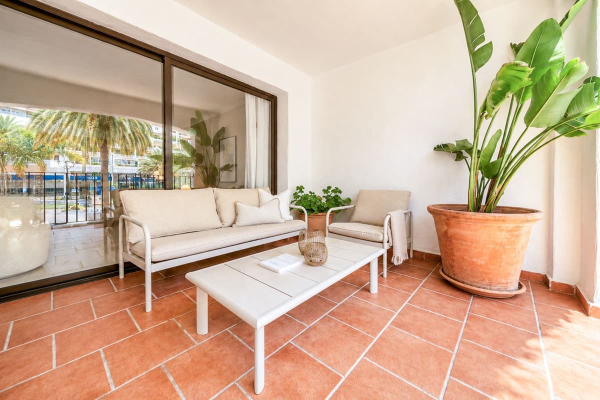 Middle Floor Apartment in Puerto Banús — photo 9 of 10