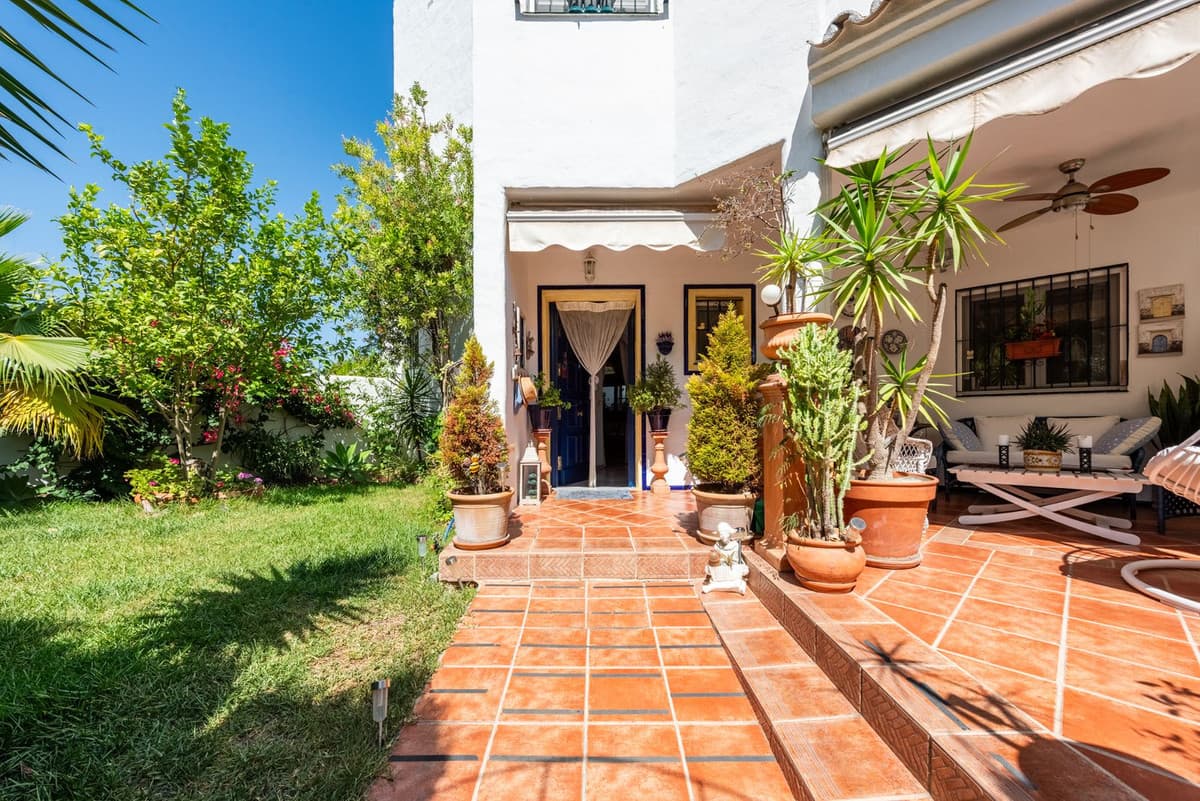 Townhouse in Bel Air — photo 3 of 10