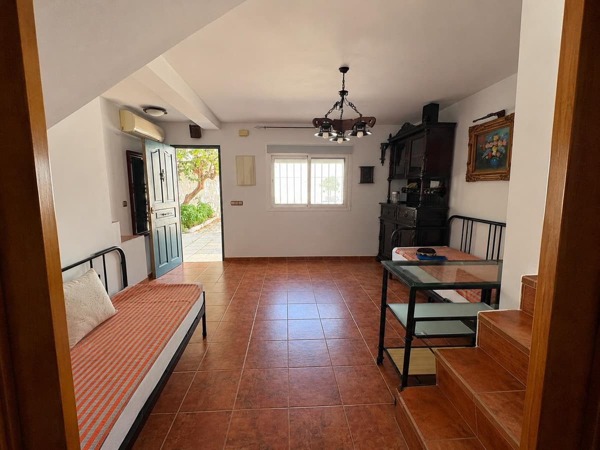 Townhouse in Málaga — photo 4 of 10