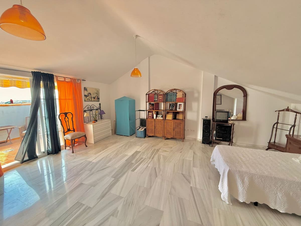 Semi-Detached House in Torreblanca — photo 10 of 10