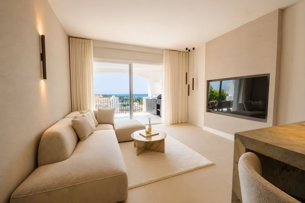 Middle Floor Apartment in La Quinta — photo 6 of 10