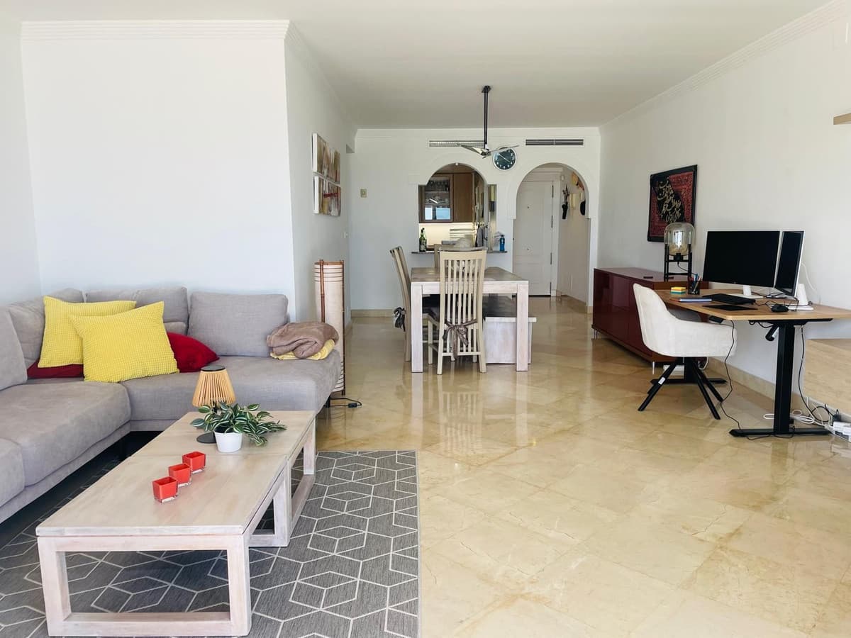 Ground Floor Apartment in Estepona — photo 4 of 10