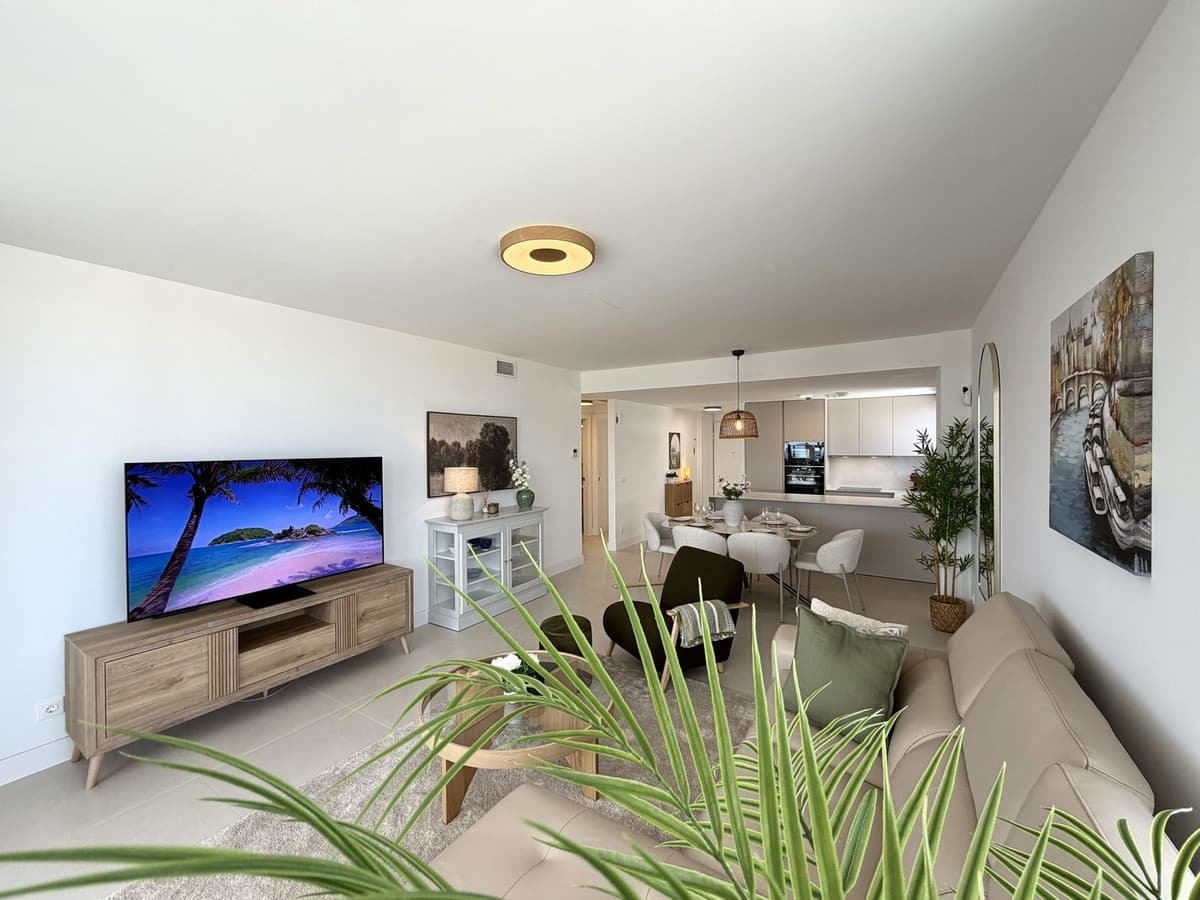 Middle Floor Apartment in Fuengirola — photo 3 of 10
