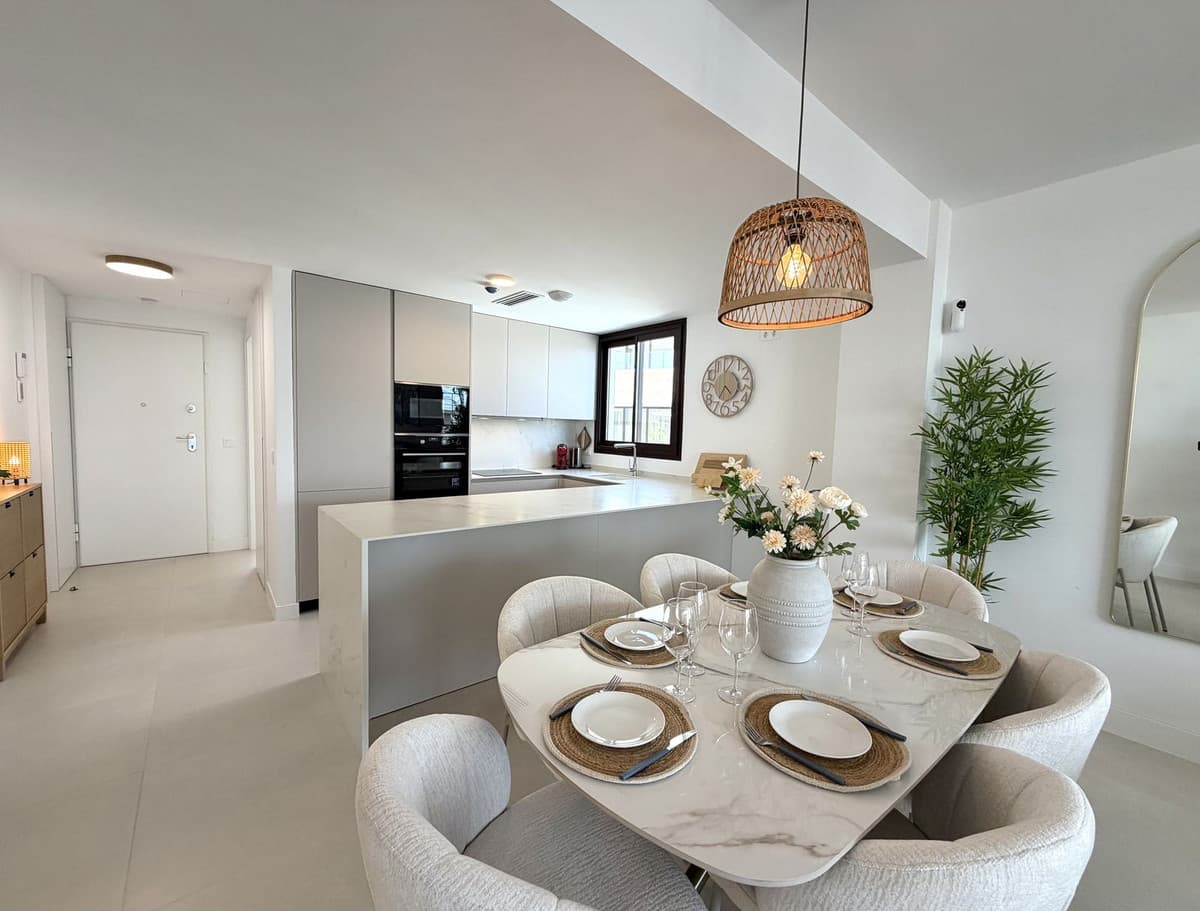 Middle Floor Apartment in Fuengirola — photo 5 of 10