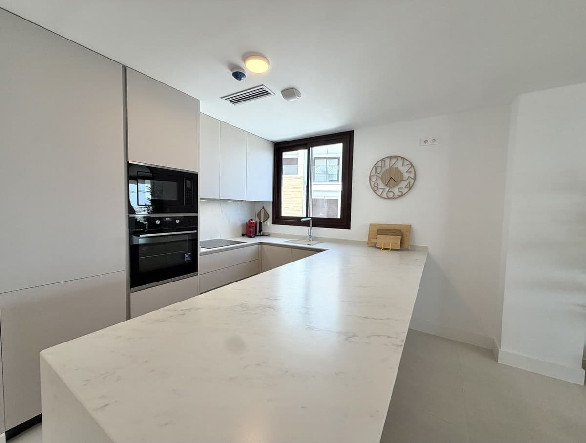 Middle Floor Apartment in Fuengirola — photo 6 of 10