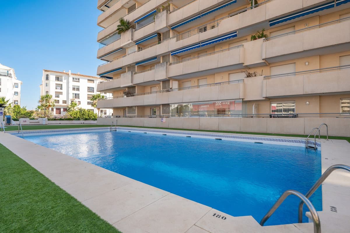 Middle Floor Apartment in Puerto Banús — photo 2 of 10